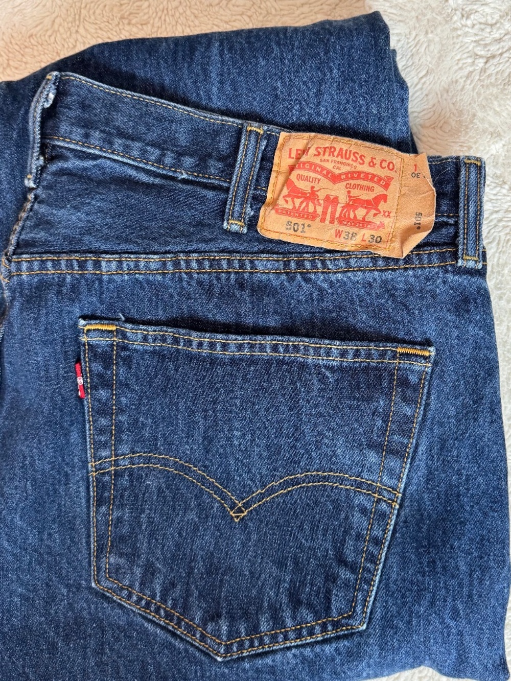 Levi’s 501 Original Fit Button Fly Jeans W36 L30 Medium Wash Straight Leg Denim